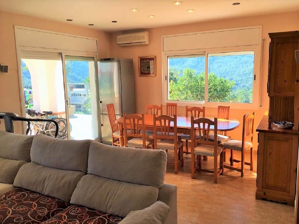 4 soveværelse Villa til salg i Lloret de Mar med swimmingpool garage - € 631.000 (Ref: 5892111)