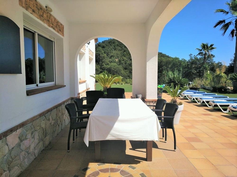 4 soveværelse Villa til salg i Lloret de Mar med swimmingpool garage - € 631.000 (Ref: 5892111)