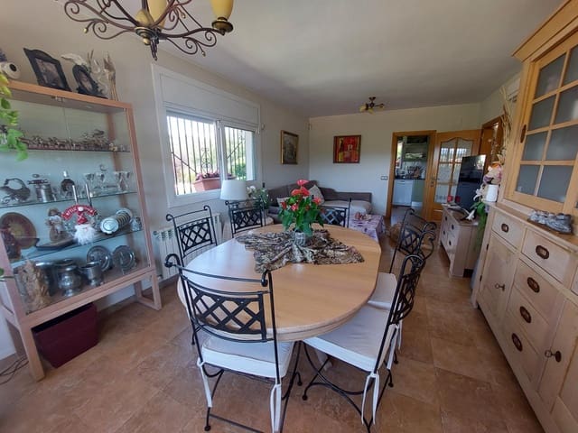 3 makuuhuone Huvila myytävänä paikassa Lloret de Mar mukana uima-altaan - 400 000 € (Ref: 6854265)