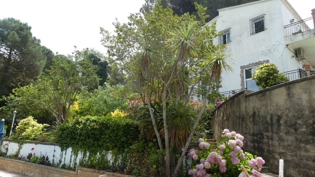 3 soveværelse Villa til salg i Blanes med swimmingpool garage - € 295.000 (Ref: 7699006)