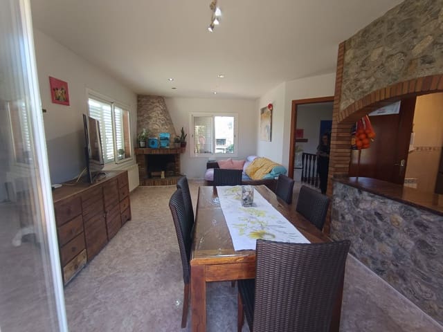 4 quarto Moradia para venda em Fogars de la Selva com garagem - 280 000 € (Ref: 9022099)