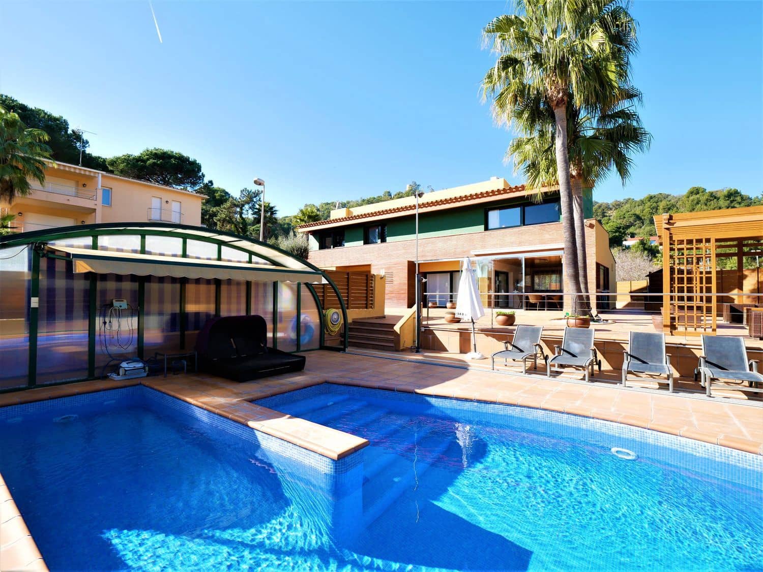 4 chambre Villa/Maison à vendre à Blanes avec piscine garage - 985 000 € (Ref: 9084636)