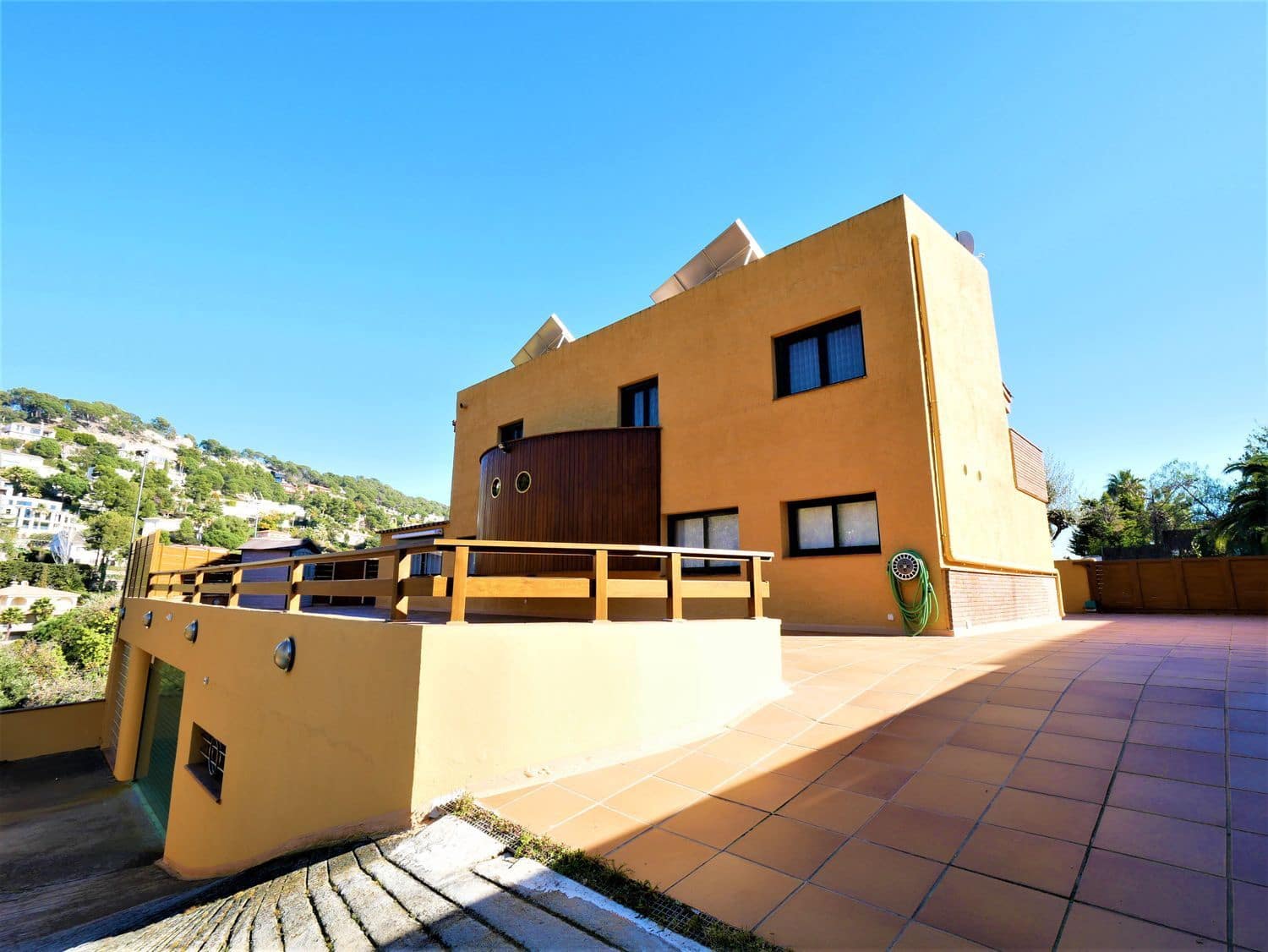 4 chambre Villa/Maison à vendre à Blanes avec piscine garage - 985 000 € (Ref: 9084636)