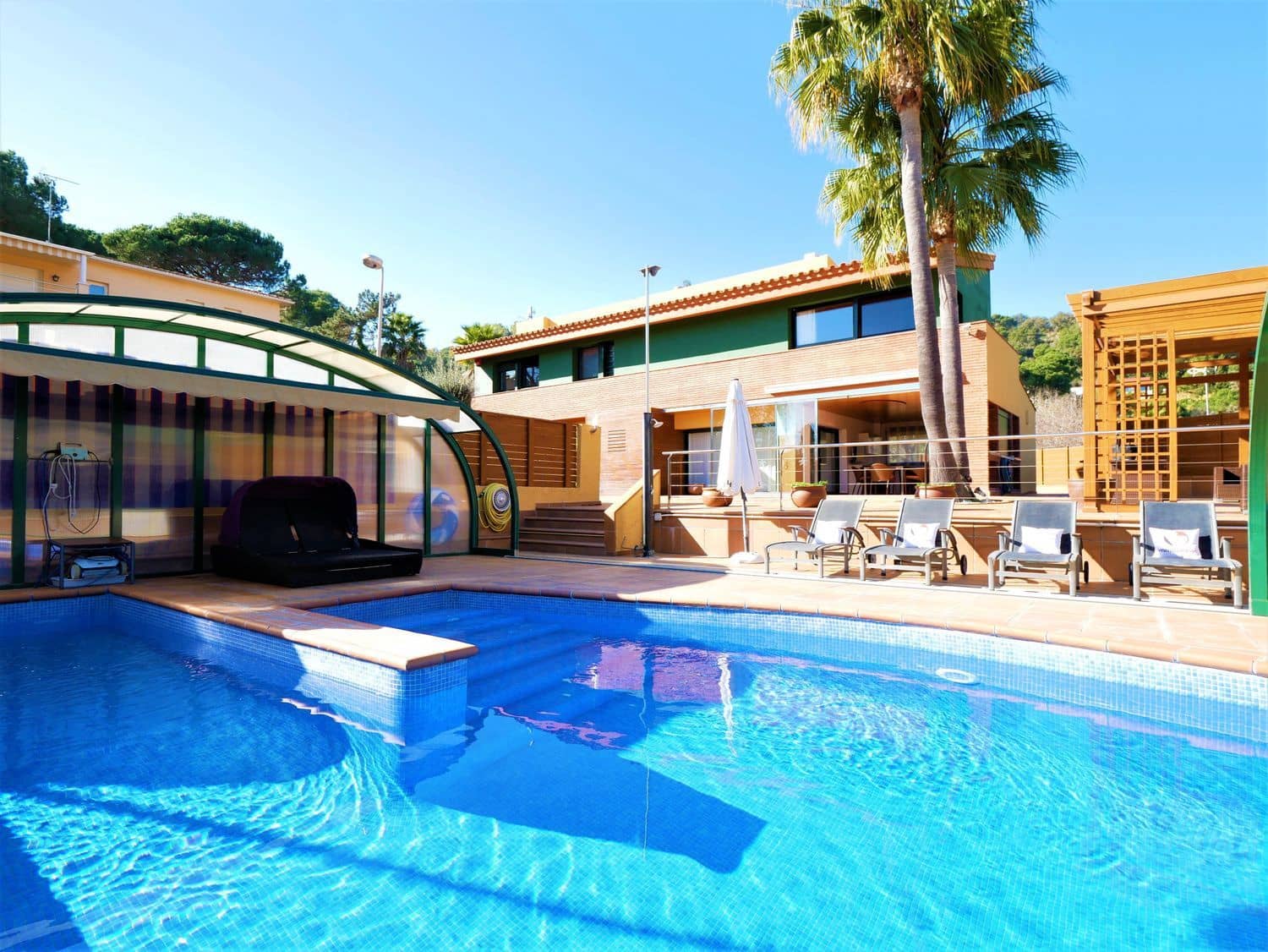 4 chambre Villa/Maison à vendre à Blanes avec piscine garage - 985 000 € (Ref: 9084636)