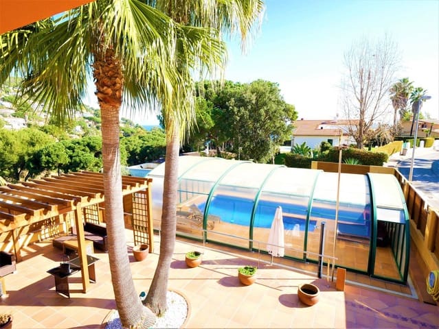 4 chambre Villa/Maison à vendre à Blanes avec piscine garage - 985 000 € (Ref: 9084636)