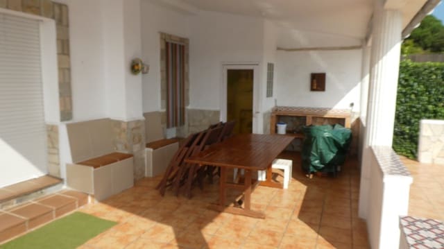 4 bedroom Villa for sale in Blanes with pool garage - € 350,000 (Ref: 9249100)