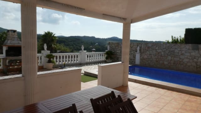 4 bedroom Villa for sale in Blanes with pool garage - € 350,000 (Ref: 9249100)
