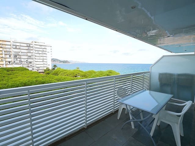 Apartamento de 2 habitaciones en Blanes en venta con piscina garaje - 320.000 € (Ref: 9285742)