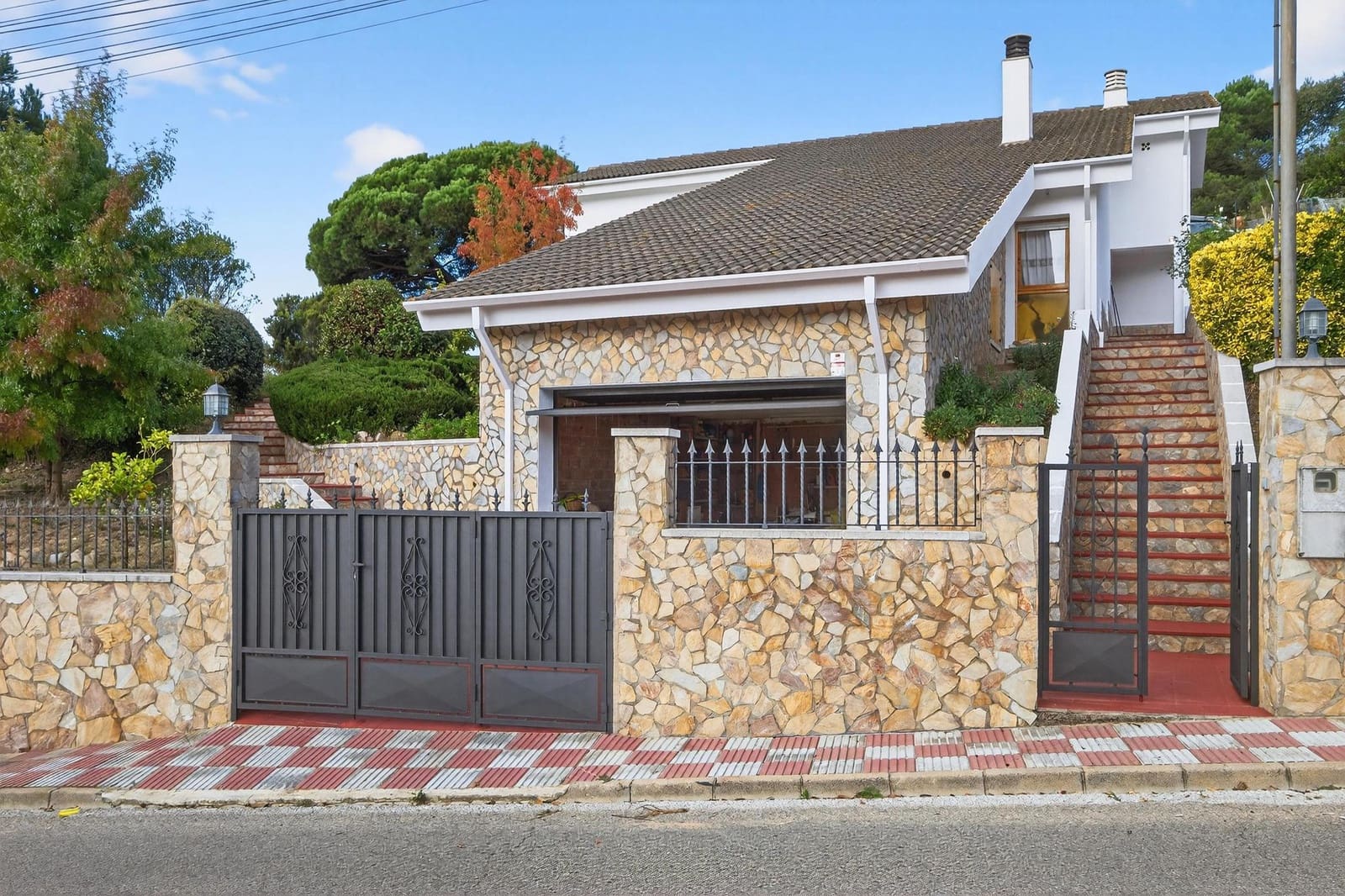 4 soverom Villa til salgs i Lloret de Mar med garasje - € 325 000 (Ref: 9400158)