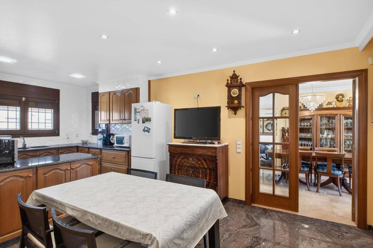 5 Zimmer Villa zu verkaufen in Sils mit Pool Garage - 740.000 € (Ref: 9494853)