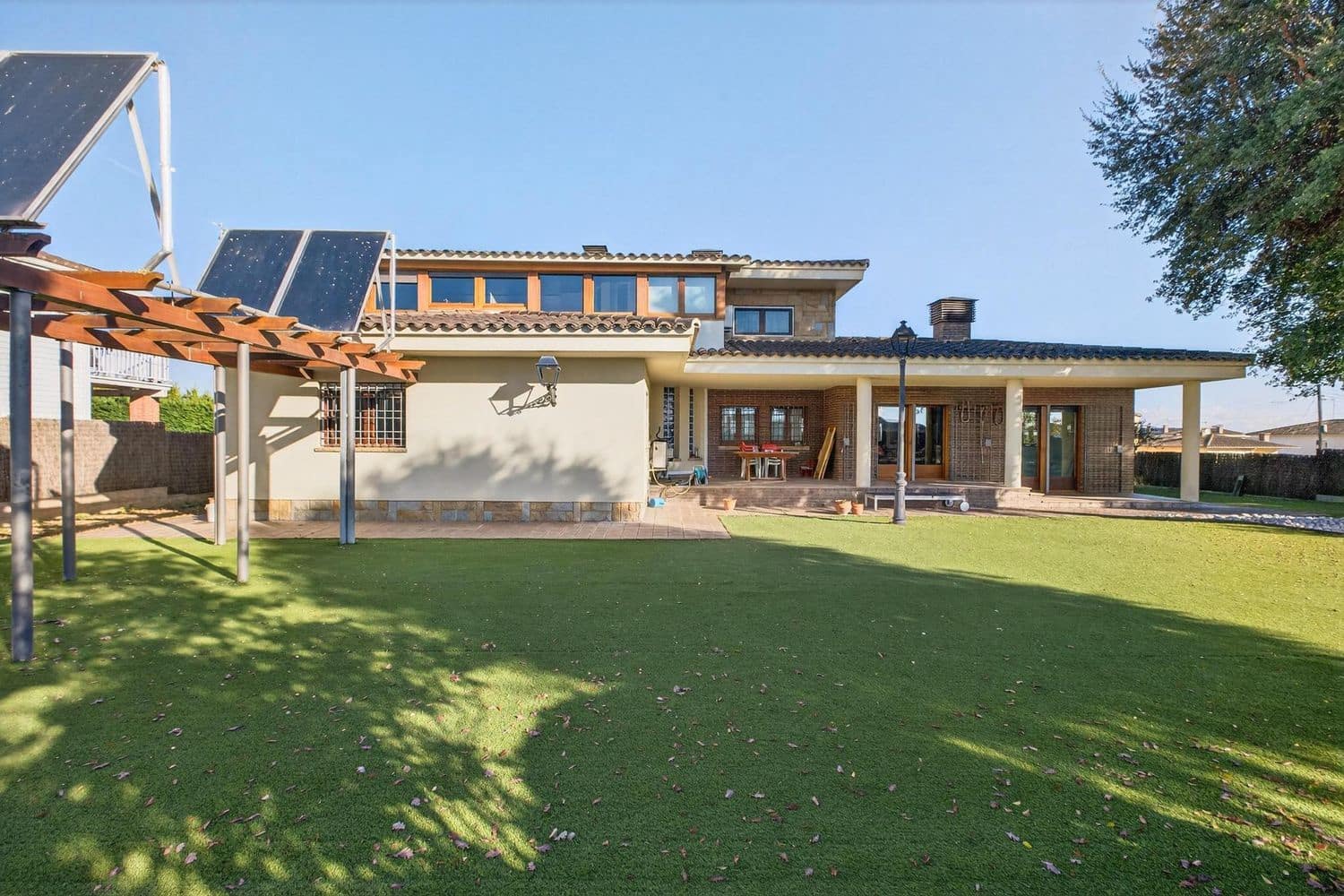 5 Zimmer Villa zu verkaufen in Sils mit Pool Garage - 740.000 € (Ref: 9494853)