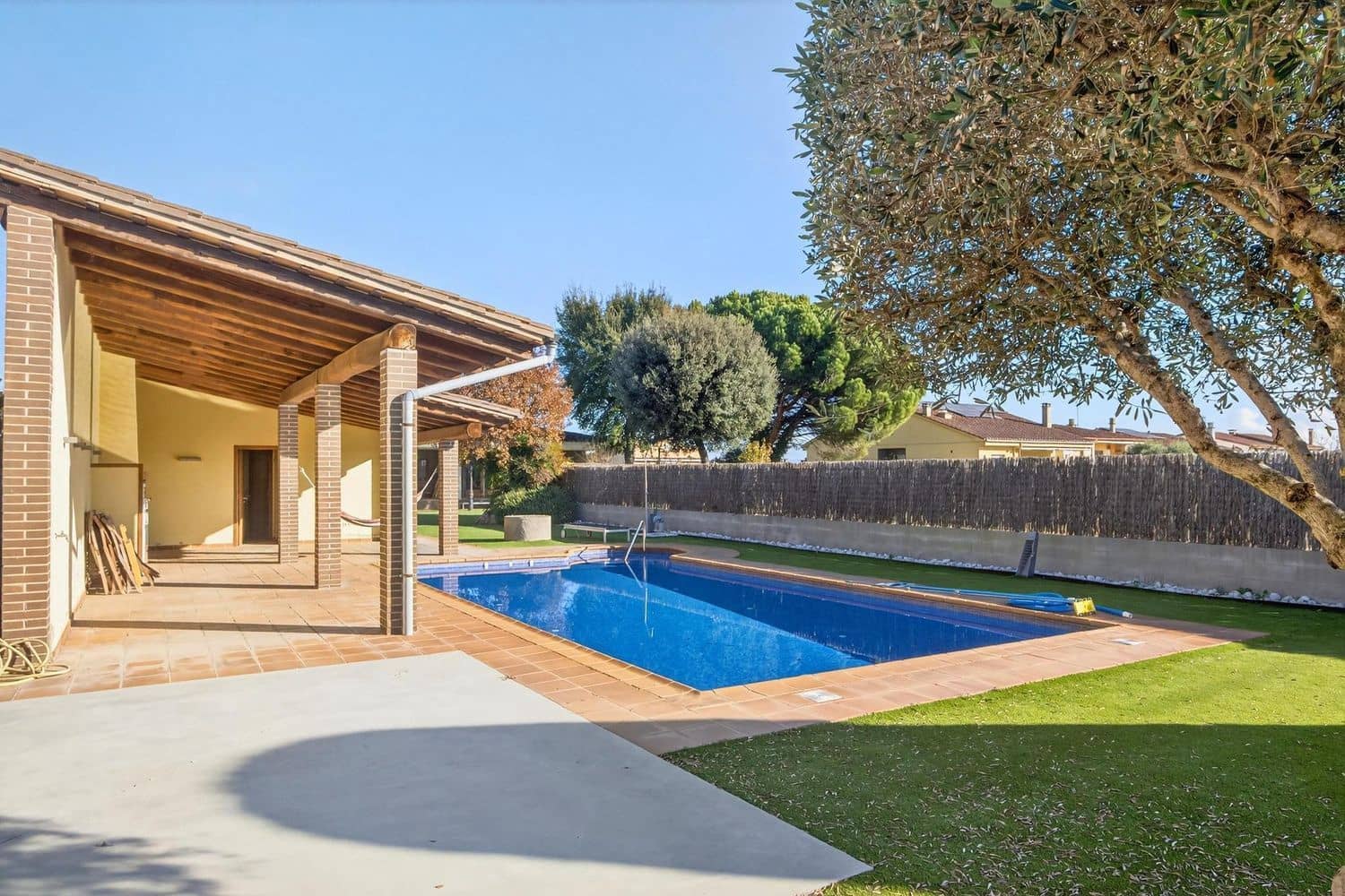 5 Zimmer Villa zu verkaufen in Sils mit Pool Garage - 740.000 € (Ref: 9494853)