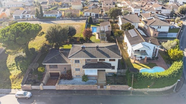 5 Zimmer Villa zu verkaufen in Sils mit Pool Garage - 740.000 € (Ref: 9494853)