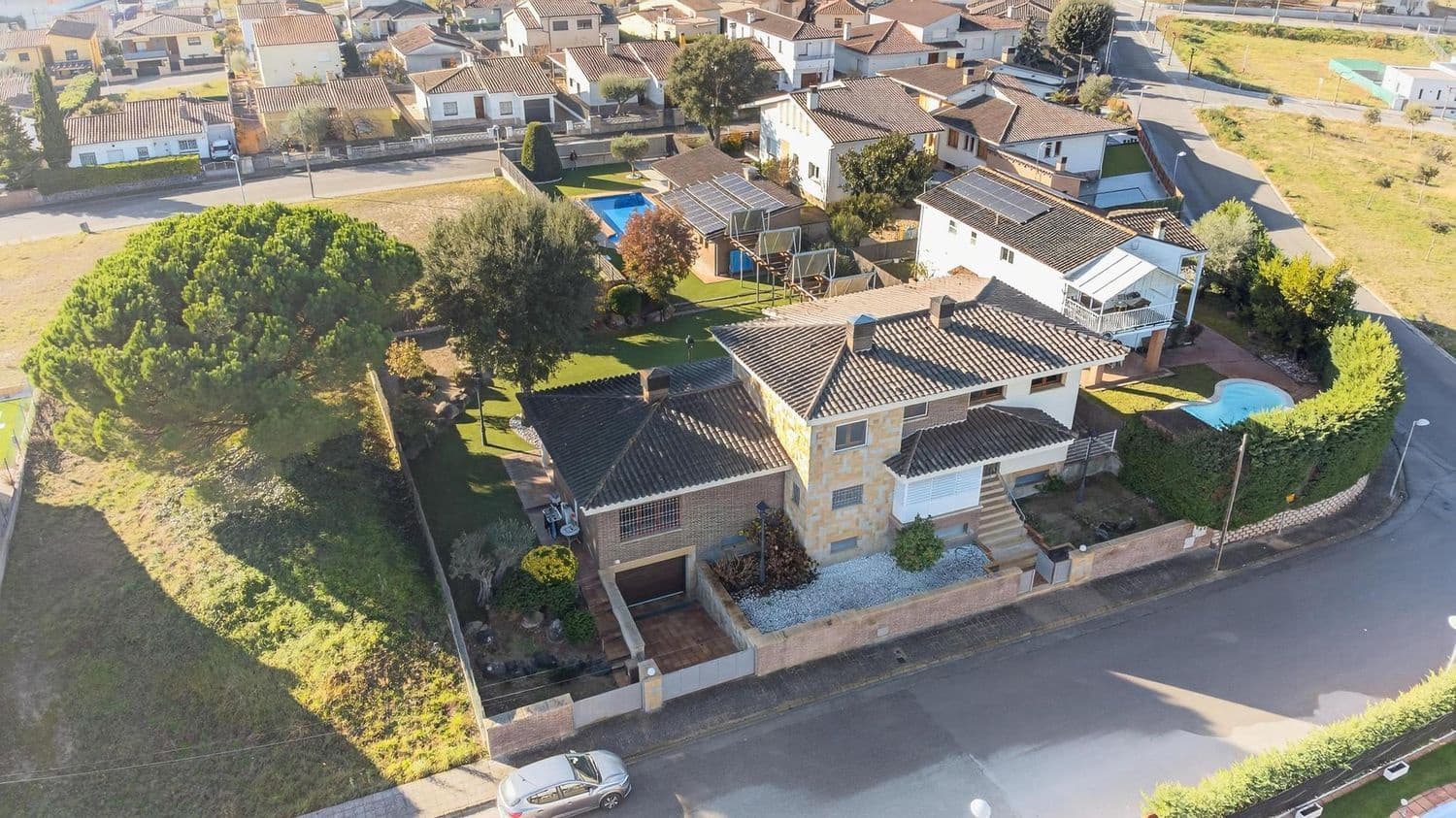 5 Zimmer Villa zu verkaufen in Sils mit Pool Garage - 740.000 € (Ref: 9494853)