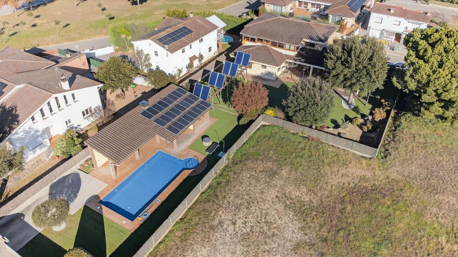 5 Zimmer Villa zu verkaufen in Sils mit Pool Garage - 740.000 € (Ref: 9494853)