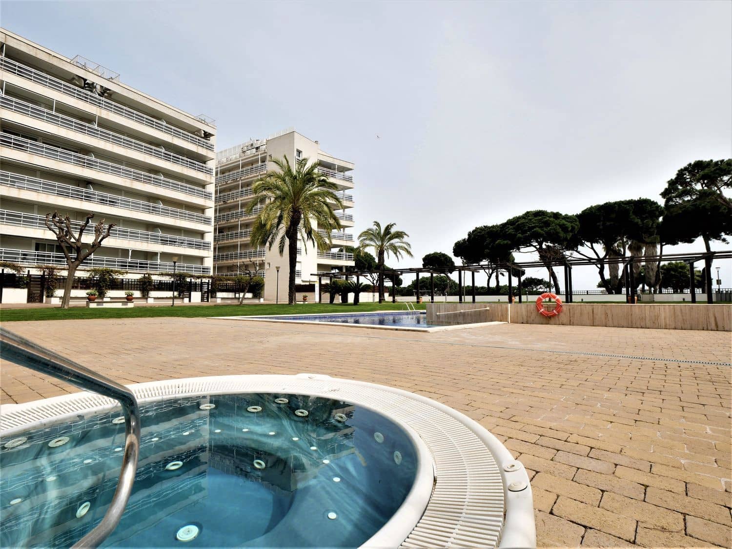 2 bedroom Apartment for sale in Blanes with pool - € 255,000 (Ref: 9699921)