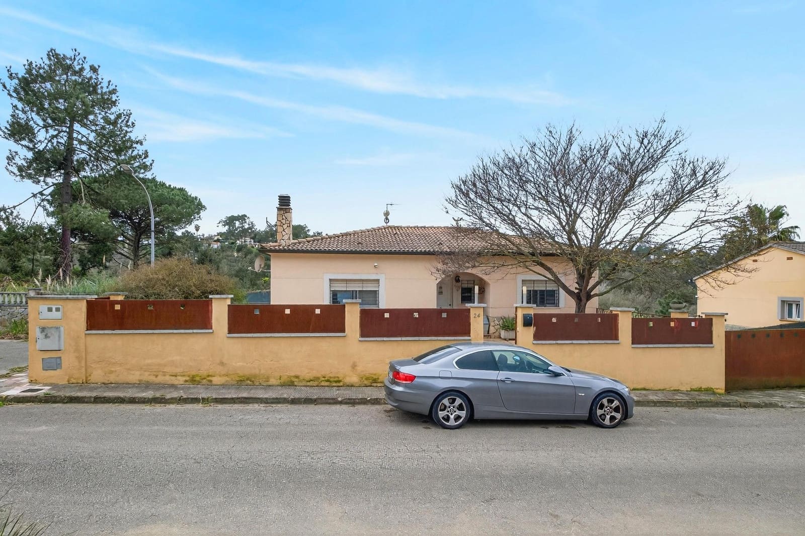 3 bedroom Villa for sale in Lloret de Mar with pool garage - € 290,000 (Ref: 9709195)