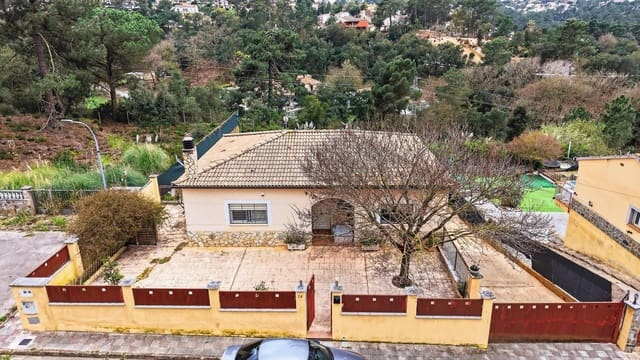 3 camera da letto Villa in vendita in Lloret de Mar con piscina garage - 290.000 € (Rif: 9709195)