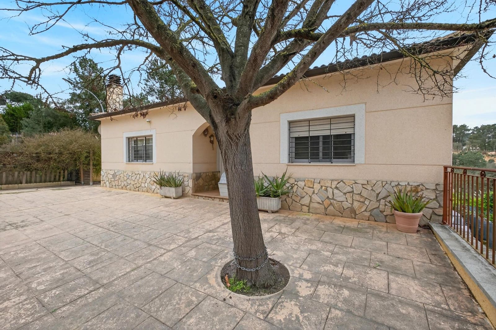 3 bedroom Villa for sale in Lloret de Mar with pool garage - € 290,000 (Ref: 9709195)