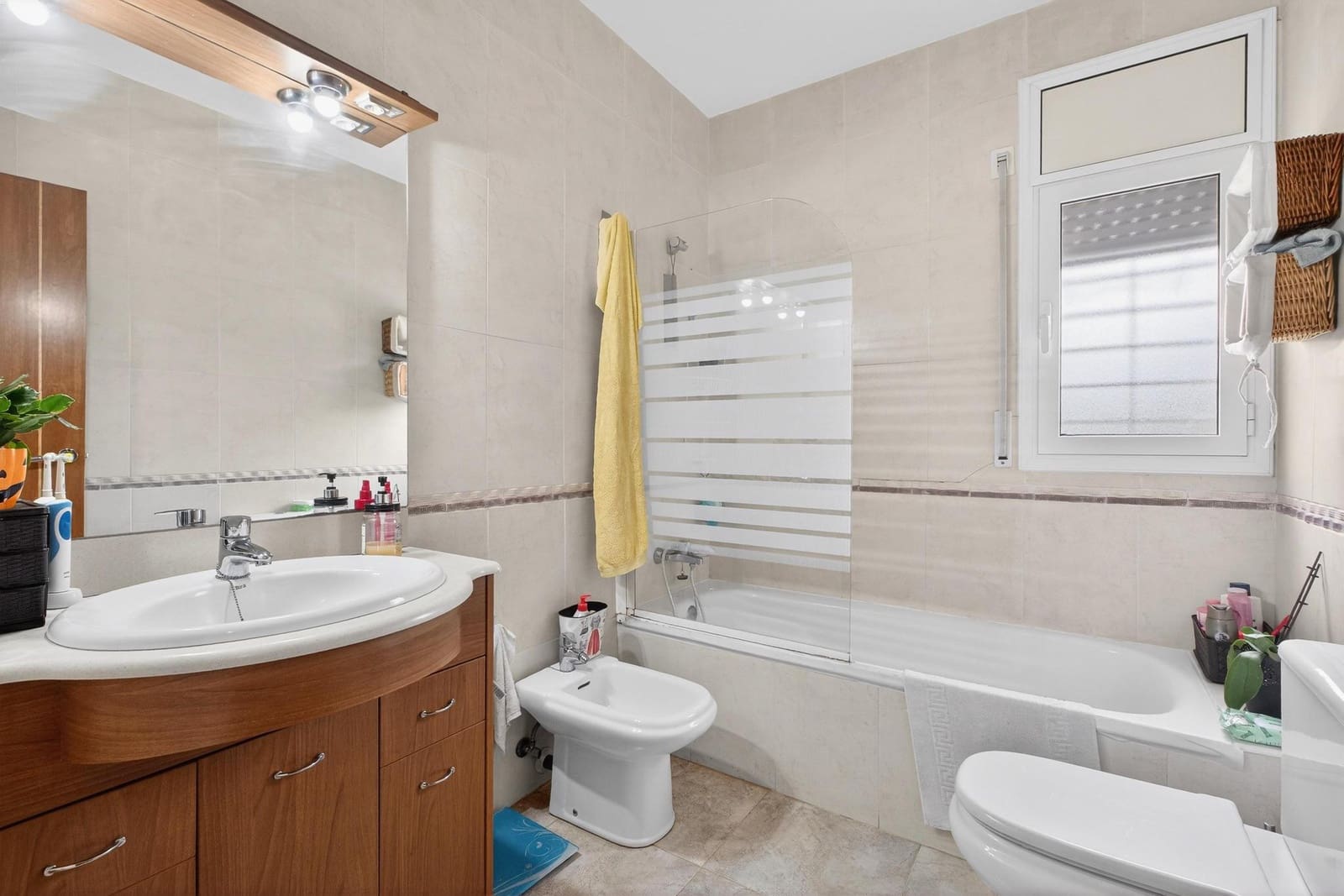 3 bedroom Villa for sale in Lloret de Mar with pool garage - € 290,000 (Ref: 9709195)