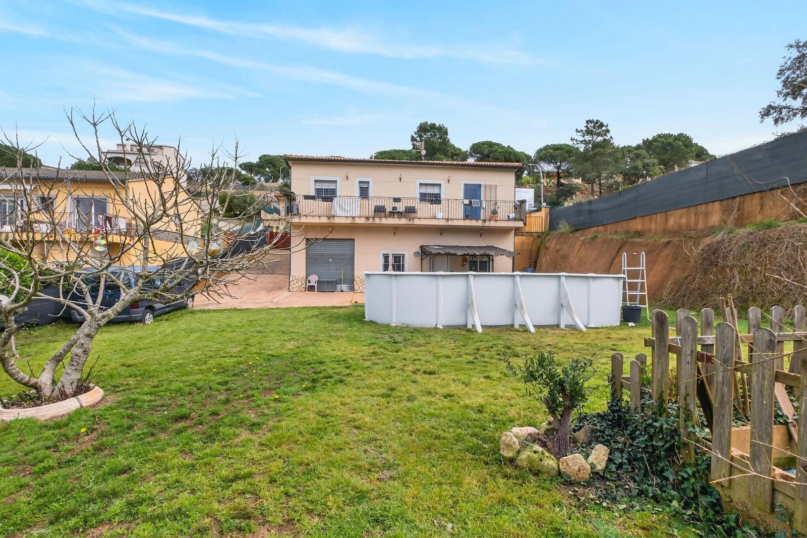 3 bedroom Villa for sale in Lloret de Mar with pool garage - € 290,000 (Ref: 9709195)