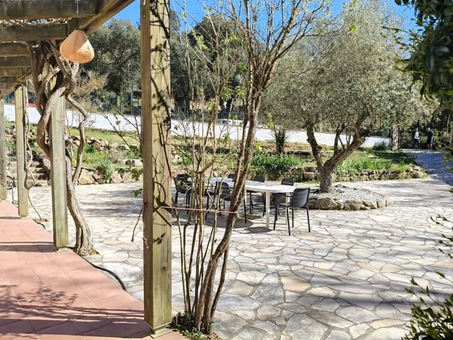 4 slaapkamer Villa te koop in Caldes de Malavella met zwembad garage - € 450.000 (Ref: 9778799)