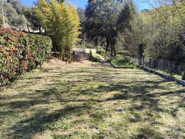 4 slaapkamer Villa te koop in Caldes de Malavella met zwembad garage - € 450.000 (Ref: 9778799)