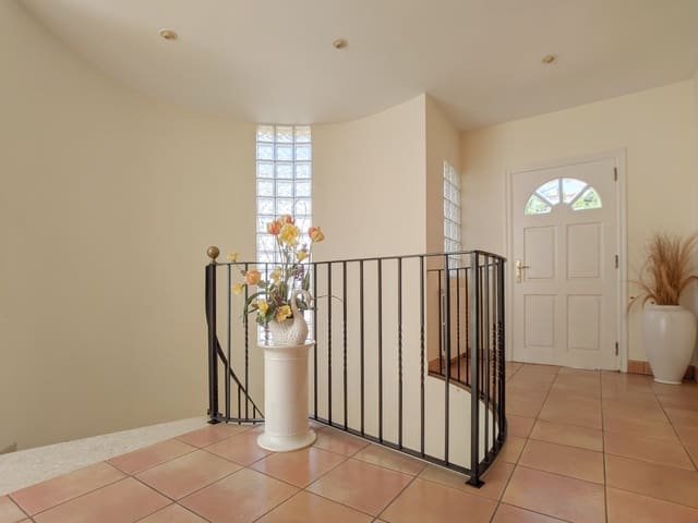 7 quarto Moradia para venda em Blanes com piscina garagem - 749 000 € (Ref: 9805258)