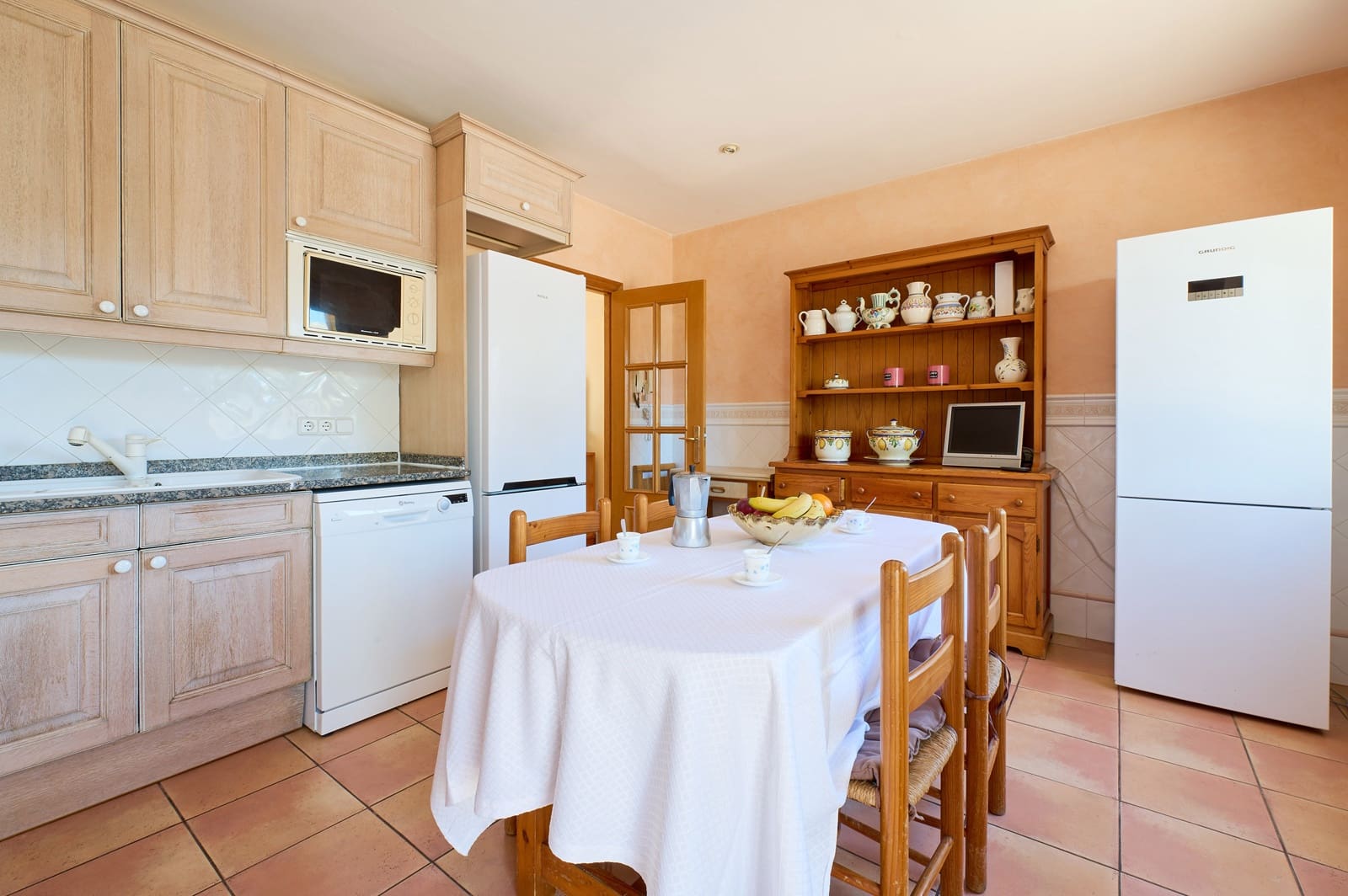 7 quarto Moradia para venda em Blanes com piscina garagem - 749 000 € (Ref: 9805258)