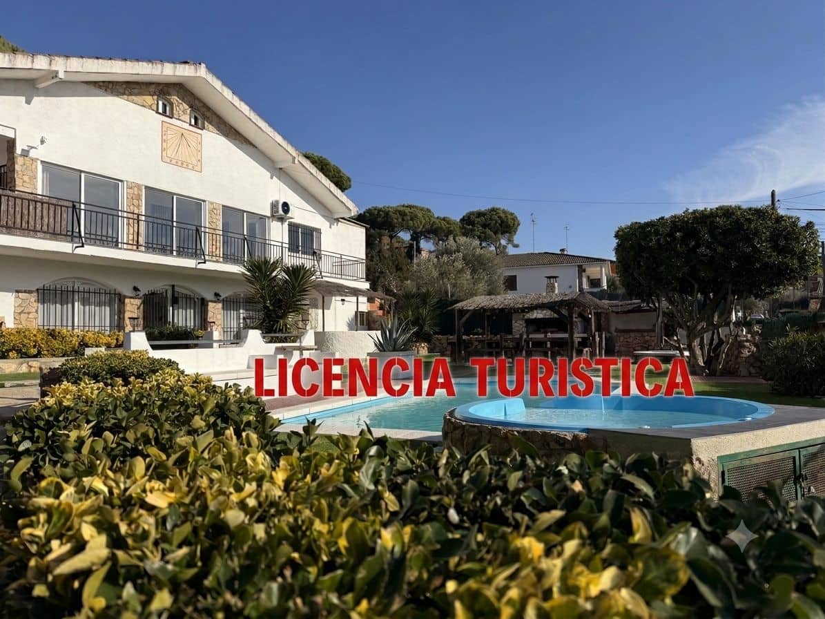 6 soveværelse Villa til salg i Macanet de la Selva med swimmingpool garage - € 465.000 (Ref: 9850302)