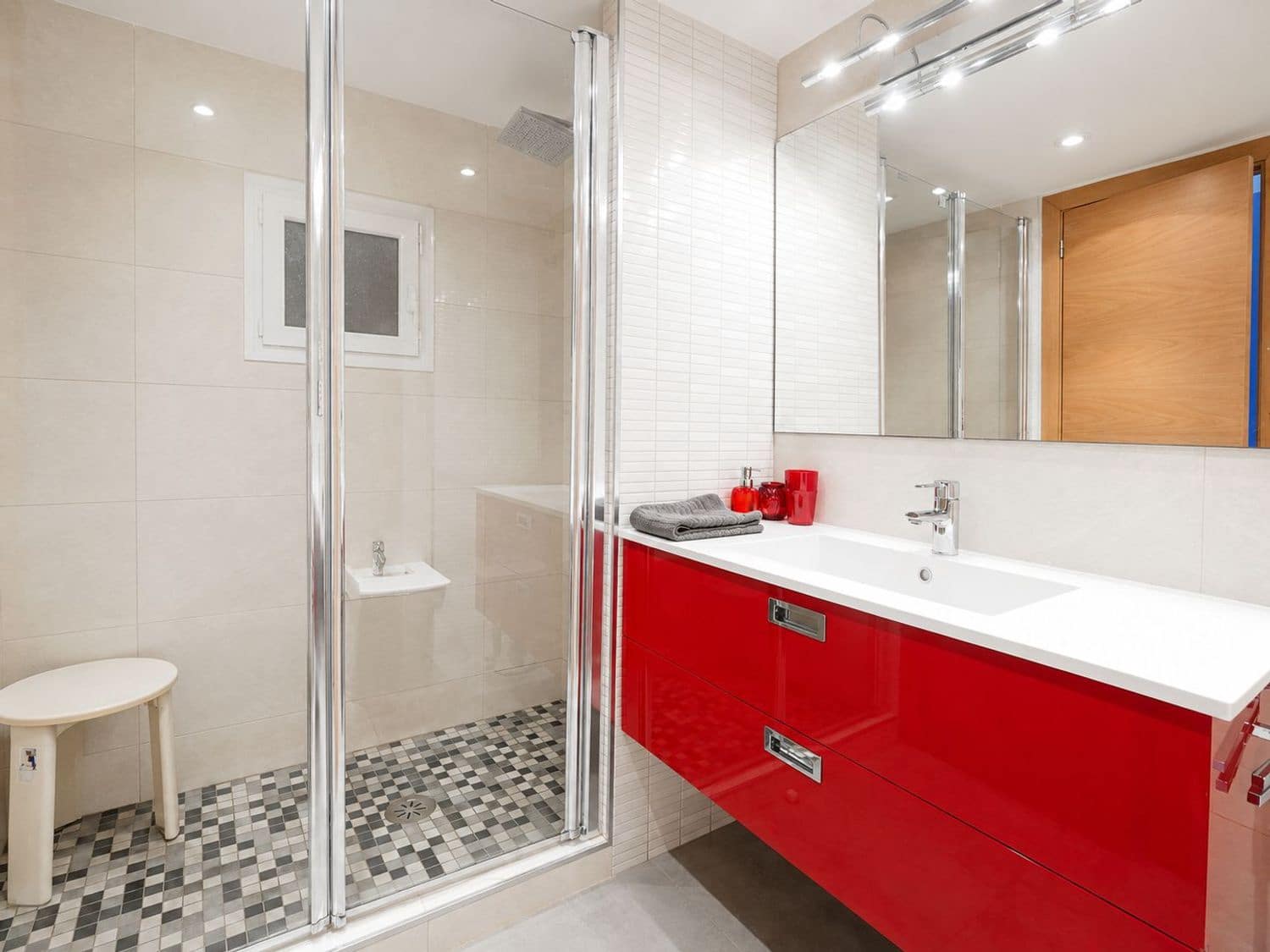 2 bedroom Apartment for sale in Blanes with pool garage - € 385,000 (Ref: 9861164)
