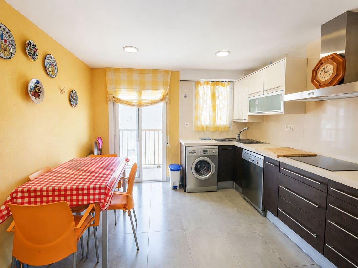 2 bedroom Apartment for sale in Blanes with pool garage - € 385,000 (Ref: 9861164)