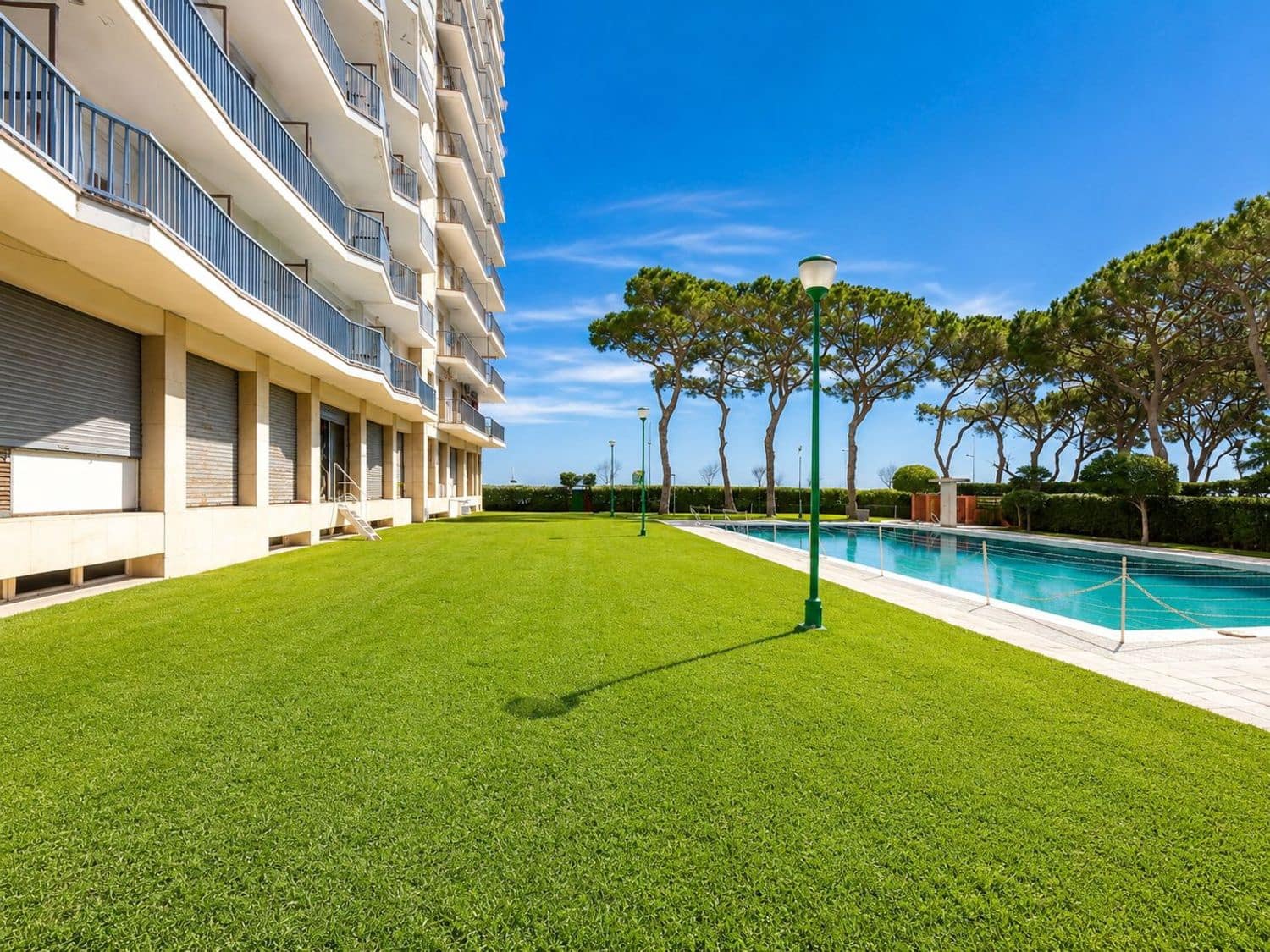 2 bedroom Apartment for sale in Blanes with pool garage - € 385,000 (Ref: 9861164)