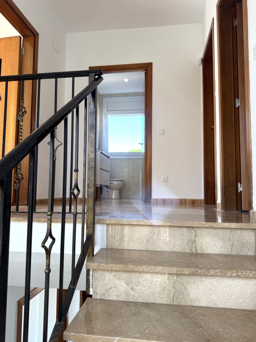 4 bedroom Villa for sale in Lloret de Mar with pool garage - € 440,000 (Ref: 9894899)
