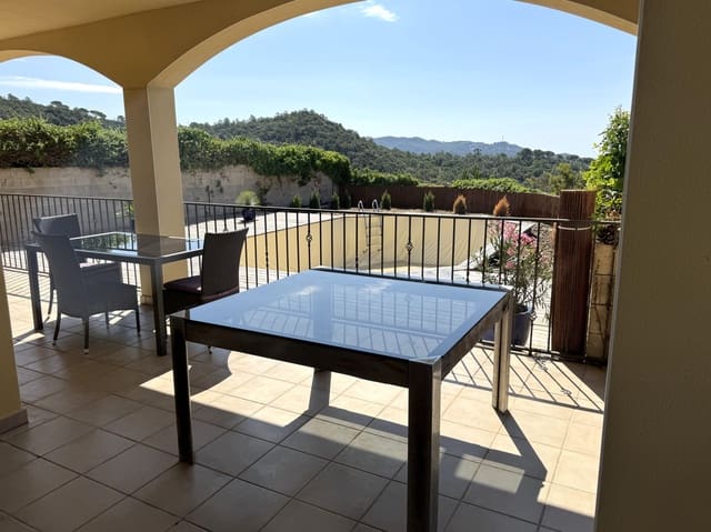 4 Zimmer Villa zu verkaufen in Urbanitzacions del Nord, Lloret de Mar mit Pool Garage - 440.000 € (Ref: 9894899)