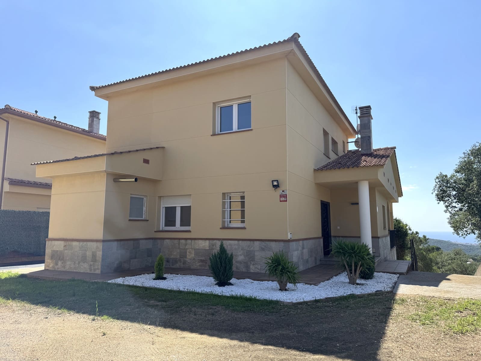 4 bedroom Villa for sale in Lloret de Mar with pool garage - € 440,000 (Ref: 9894899)