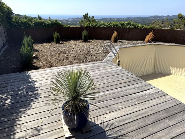 4 Zimmer Villa zu verkaufen in Urbanitzacions del Nord, Lloret de Mar mit Pool Garage - 440.000 € (Ref: 9894899)