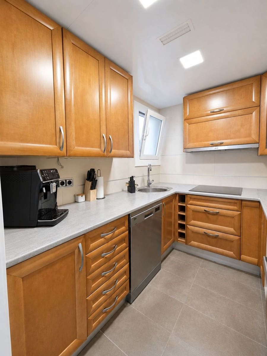 Apartamento de 3 habitaciones en Blanes en venta - 240.000 € (Ref: 9895235)
