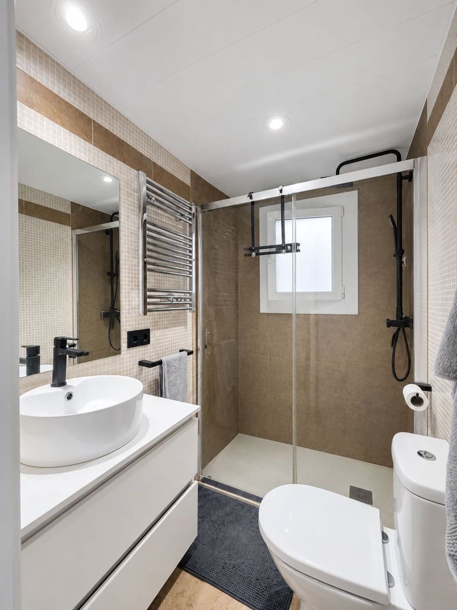 Apartamento de 3 habitaciones en Blanes en venta - 240.000 € (Ref: 9895235)