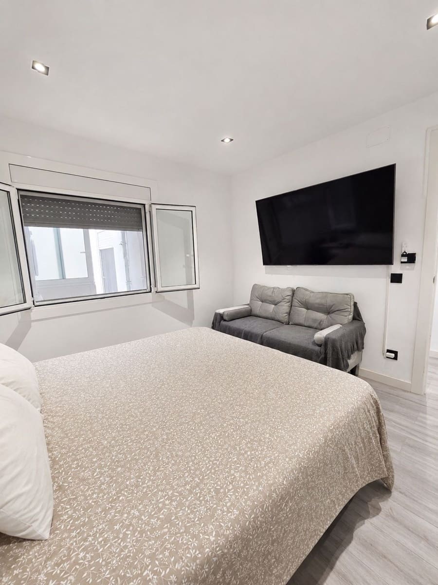 Apartamento de 3 habitaciones en Blanes en venta - 240.000 € (Ref: 9895235)