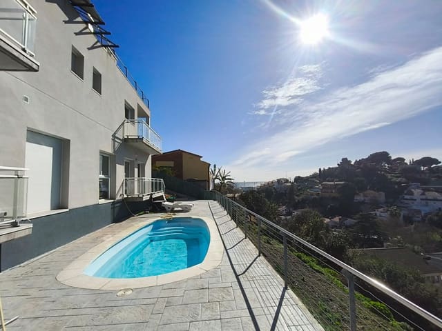 3 chambre Villa/Maison Semi-Mitoyenne à vendre à Santa Susanna avec piscine garage - 360 000 € (Ref: 9954551)