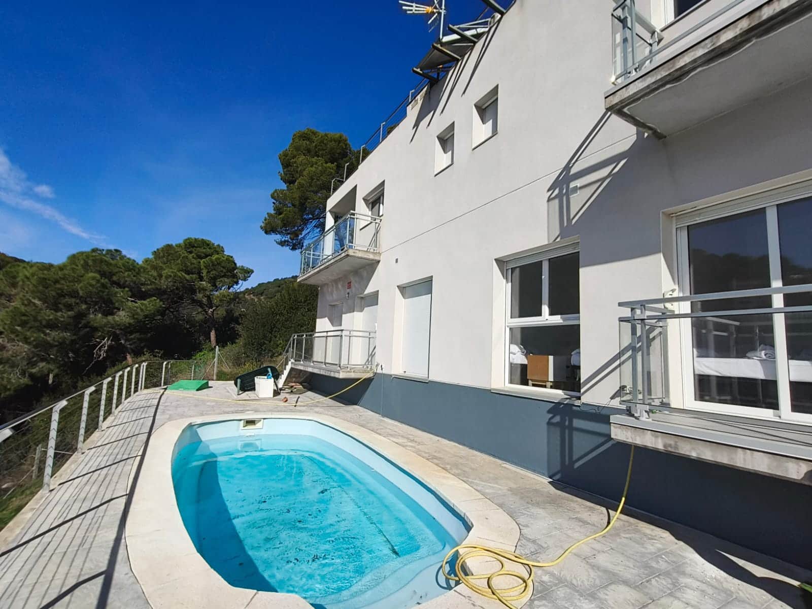 6 chambre Villa/Maison à vendre à Santa Susanna avec piscine garage - 680 000 € (Ref: 9954570)
