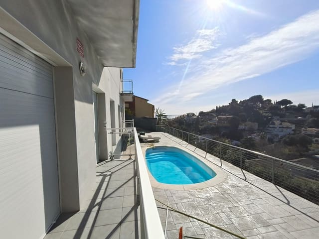 6 soverom Villa til salgs i Santa Susanna med svømmebasseng garasje - € 680 000 (Ref: 9954570)
