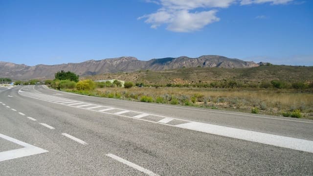 Finca/Landehus til salg i Hondón de las Nieves - € 22.900 (Ref: 10158969)