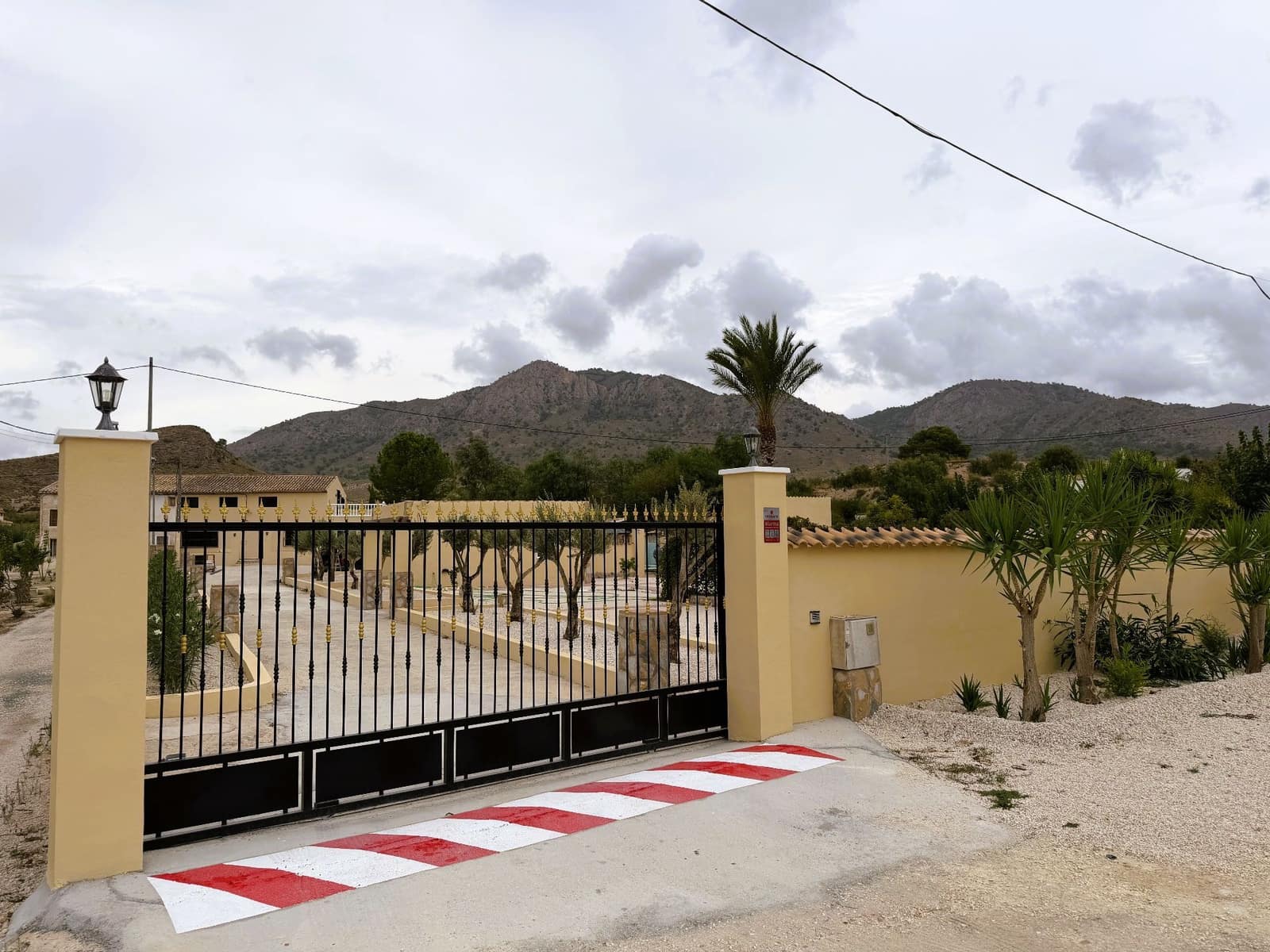 Chalet de 5 habitaciones en Barinas en venta con piscina garaje - 472.000 € (Ref: 10173147)