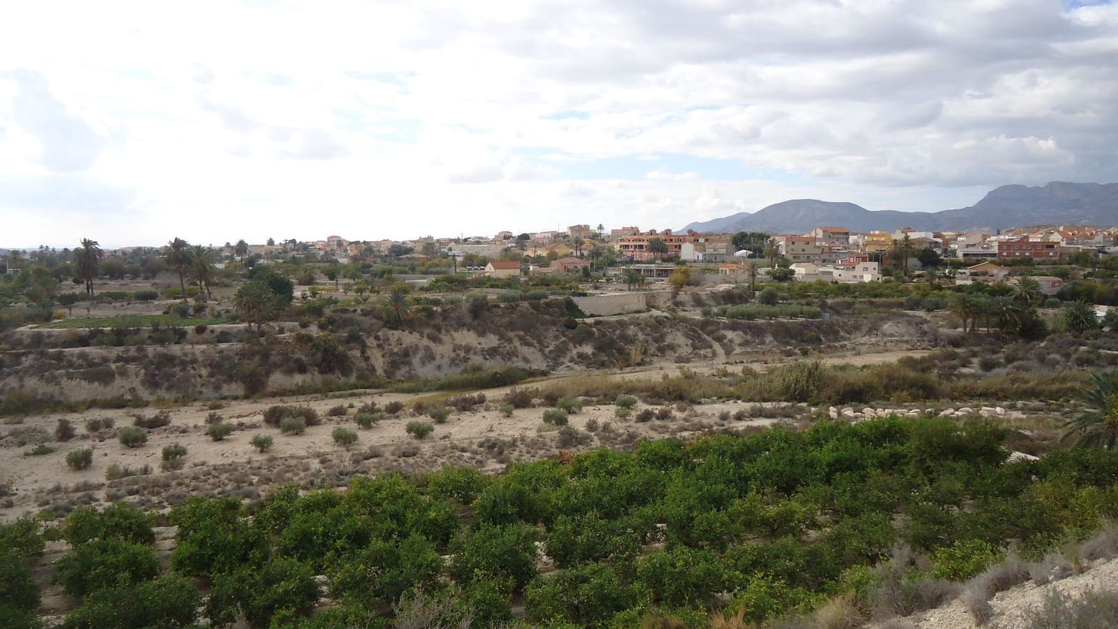 2 soveværelse Villa til salg i Mahoya med swimmingpool - € 124.000 (Ref: 8863556)