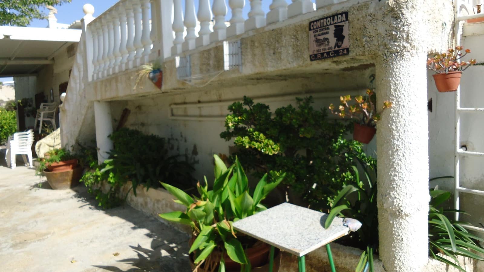 2 soveværelse Villa til salg i Mahoya med swimmingpool - € 124.000 (Ref: 8863556)