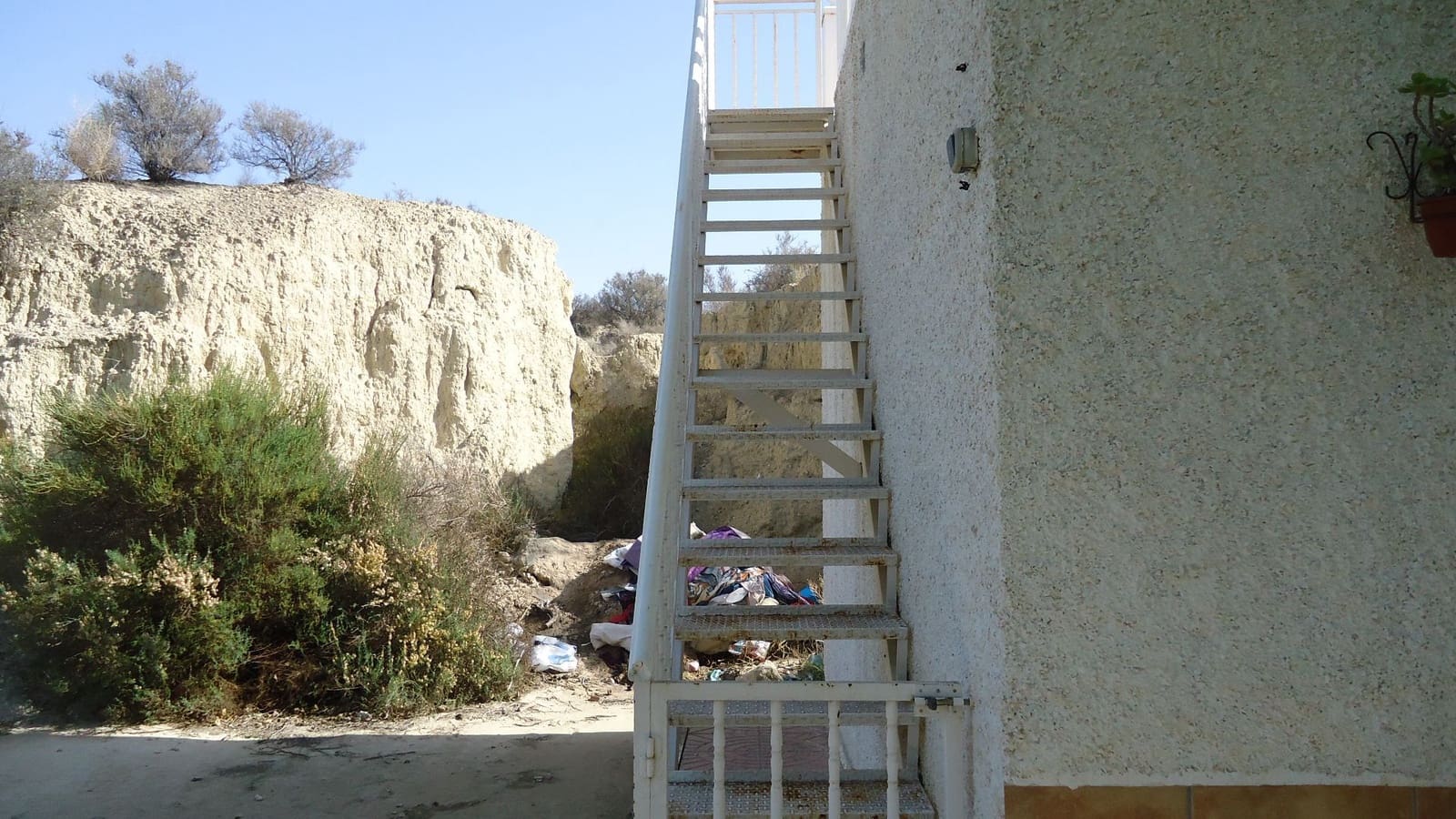 2 soveværelse Villa til salg i Mahoya med swimmingpool - € 124.000 (Ref: 8863556)