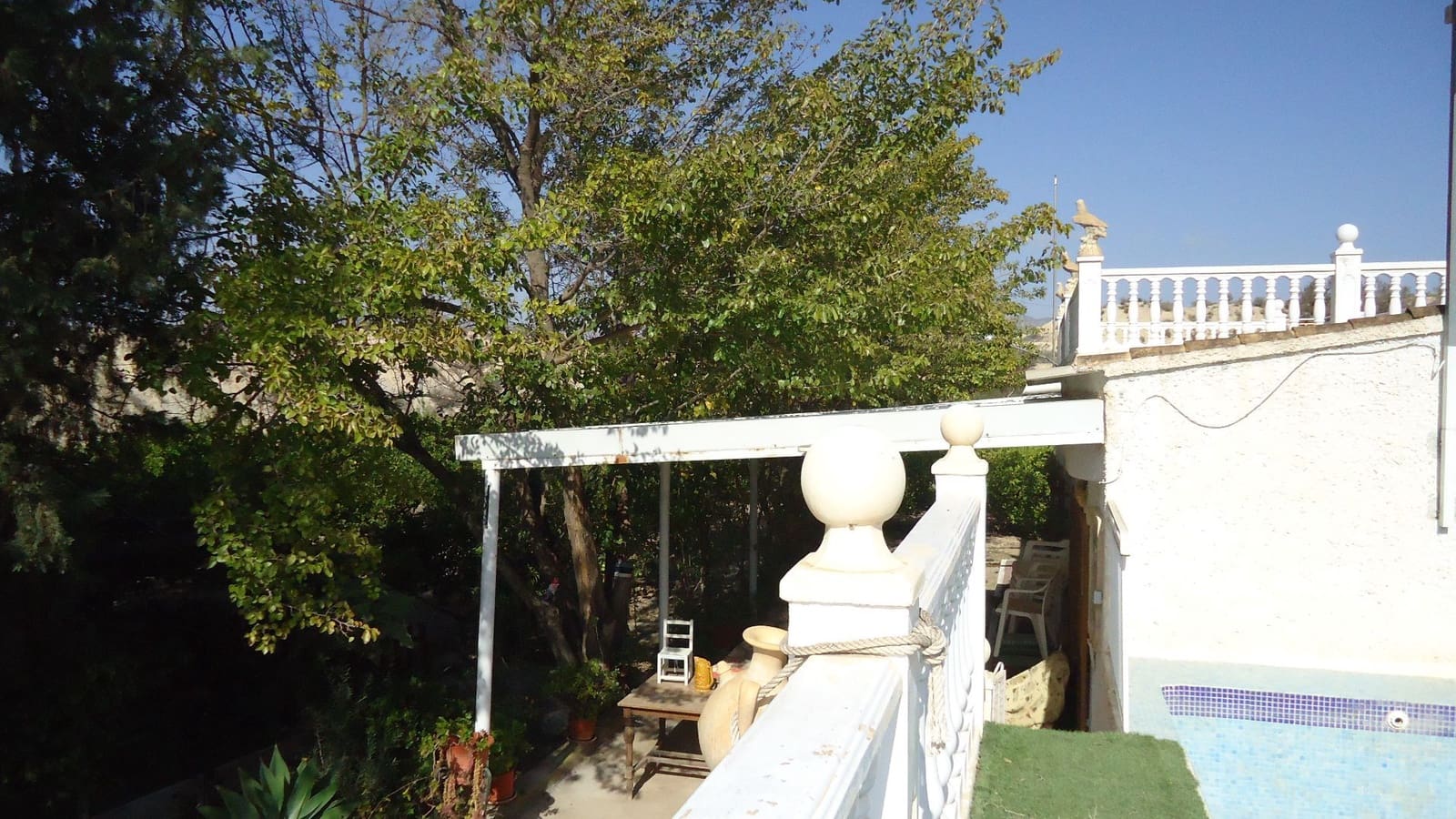 2 soveværelse Villa til salg i Mahoya med swimmingpool - € 124.000 (Ref: 8863556)