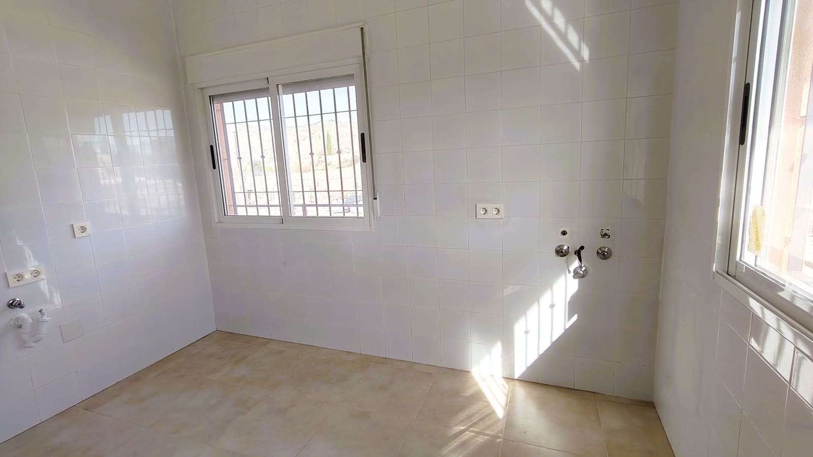 3 bedroom Villa for sale in Abanilla with pool - € 297,000 (Ref: 8863573)